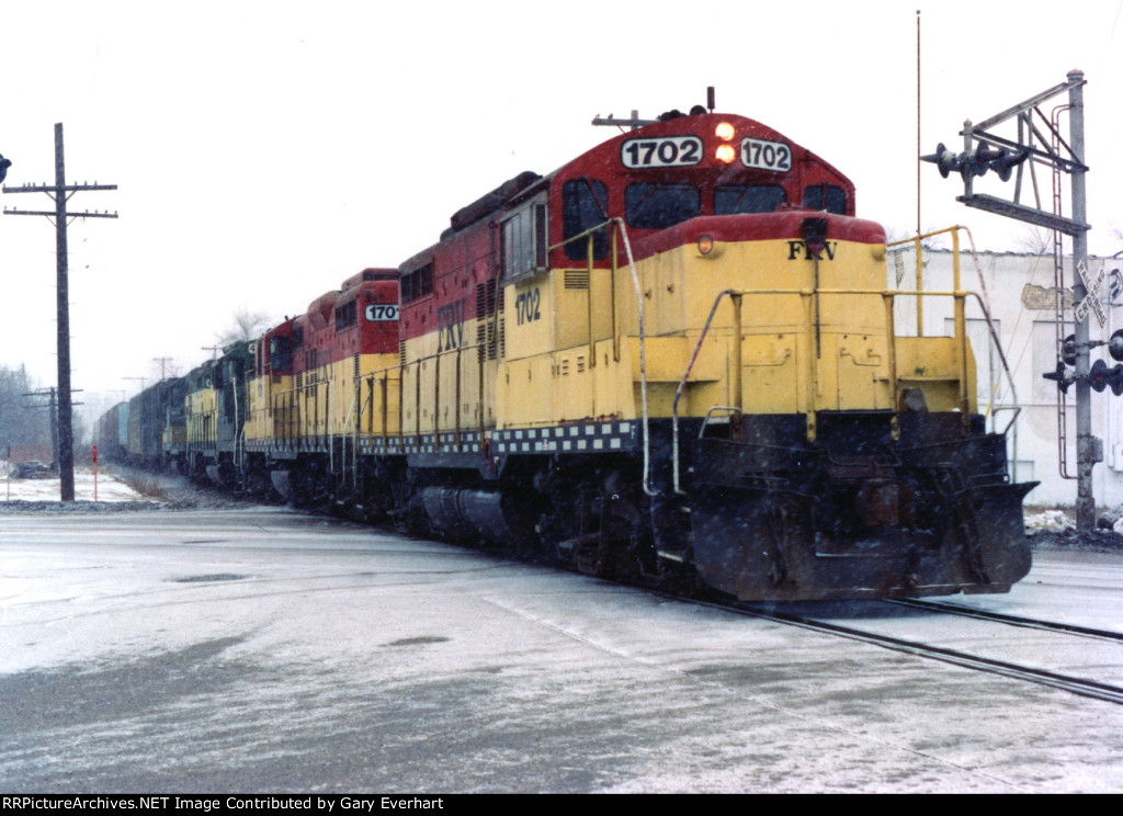 FRVR GP9 #1702 - Fox River Valley RR